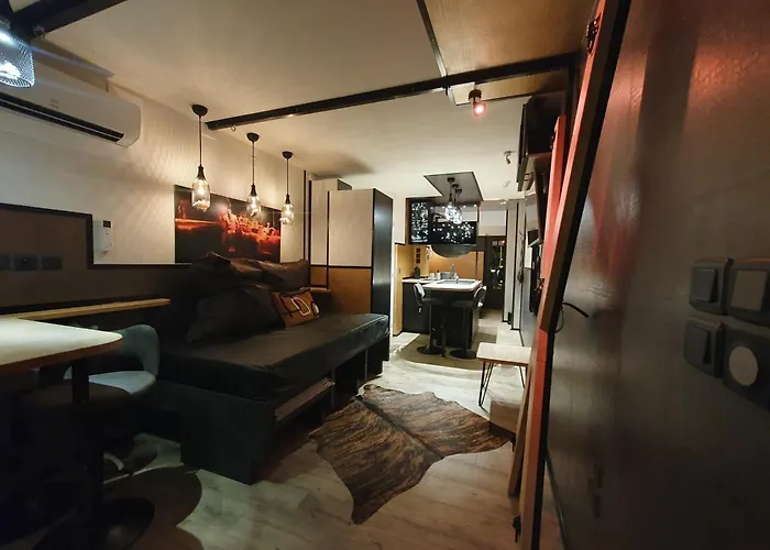 Naturist Cap In Loft * Agde