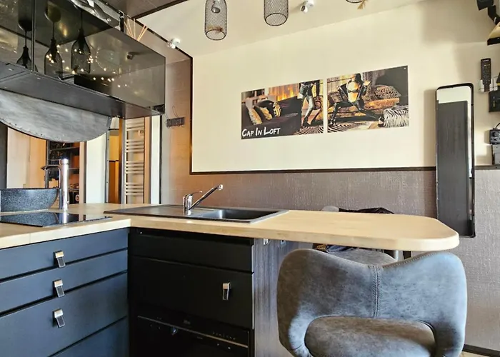 Naturist Cap In Loft Agde