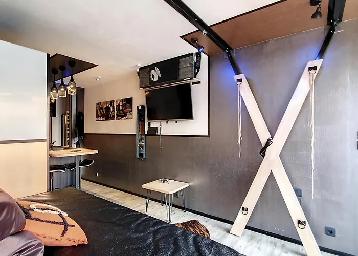 Naturist Cap In Loft Agde