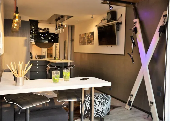 Naturist Cap In Loft * Agde